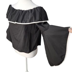 NWT Bleuh Ciel Black and White Off the Shoulder Crop Top  Size Medium‎